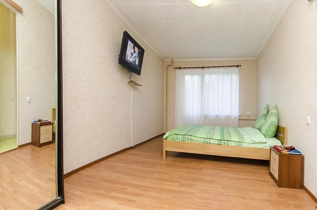 Vip Apartment On 14 Vidradnyi Avenue 基輔